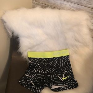 ⭐️Nike Pro Shorts⭐️